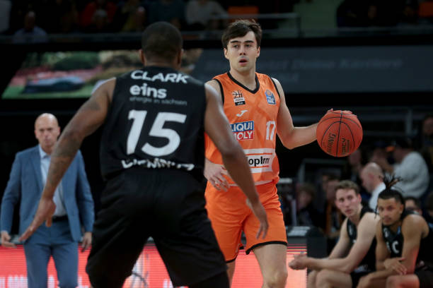 保持着强劲 保持着强劲