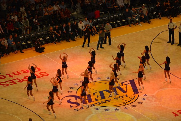 寻找一位既 寻找一位既