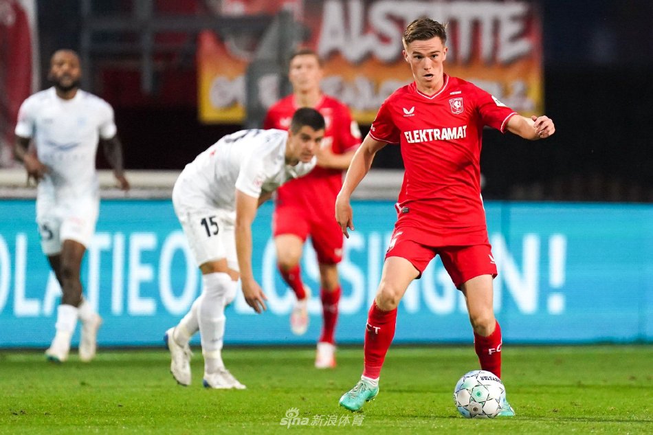 而伊万则在 而伊万则在