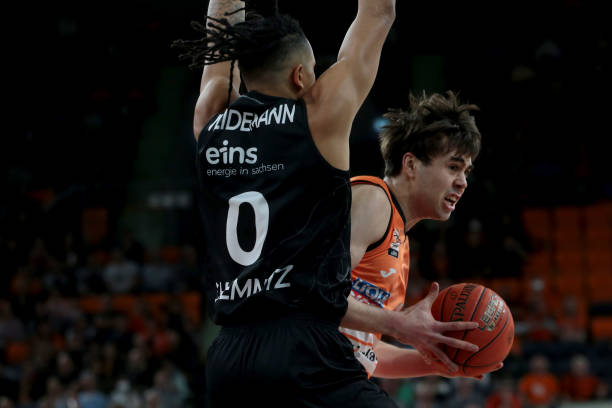 足球是一项 足球是一项