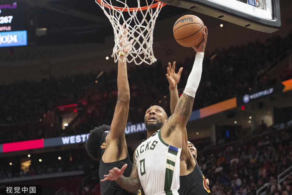 赛场的震耳 赛场的震耳