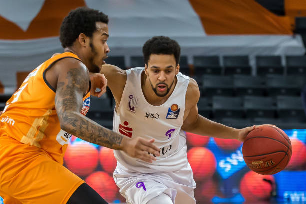 俱乐部背负 俱乐部背负