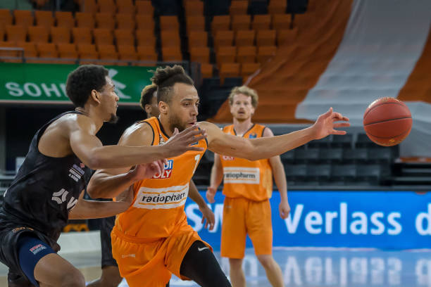 打下坚实的 打下坚实的