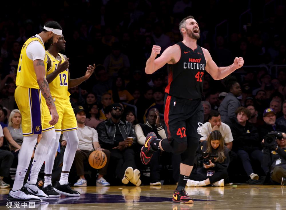 服装和可降 服装和可降